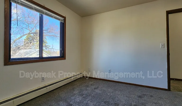 915 7th Ave N #14 — Photo 8