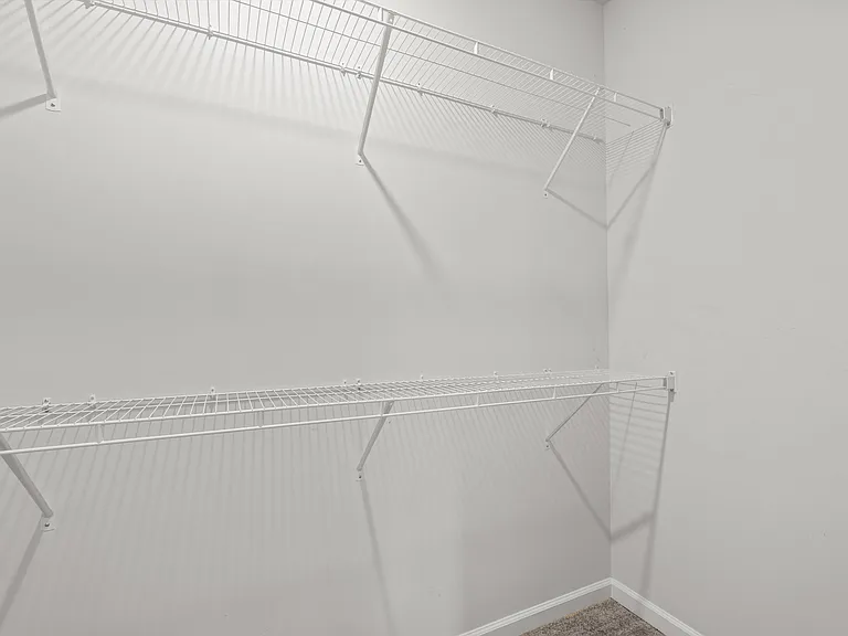 596 Count Fleet Ct — Photo 7