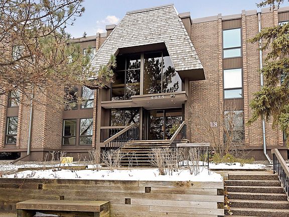 3rd image of 6075 Lincoln Dr APT 305