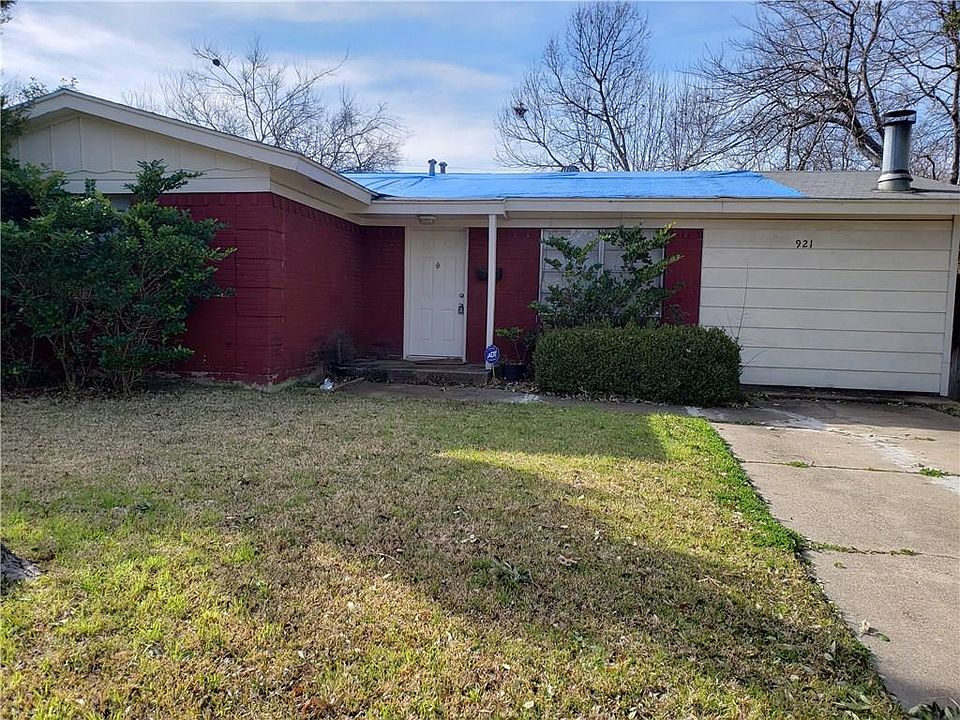 1st image of 921 Bluebonnet Ln