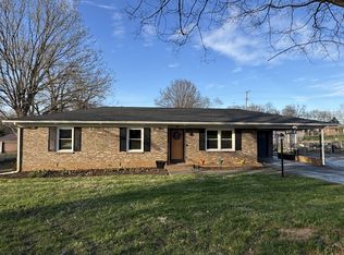 316 Wayside Dr, Hopkinsville, KY 42240