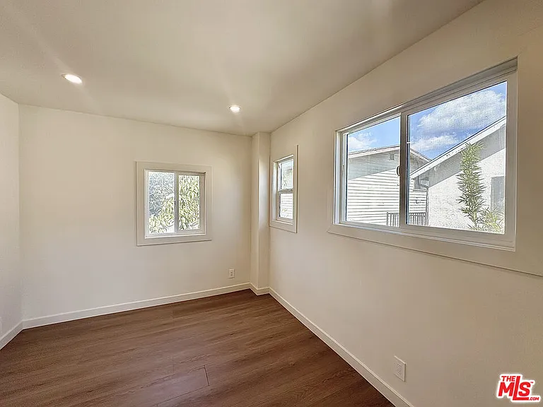 1405 Talmadge St #3 — Photo 11
