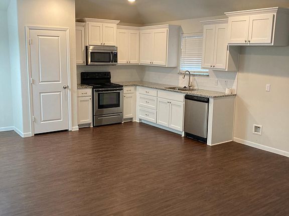 2nd image of 3318 Brookstone Dr