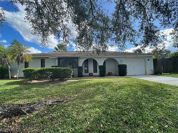 2nd image of 1422 Caywood Cir S