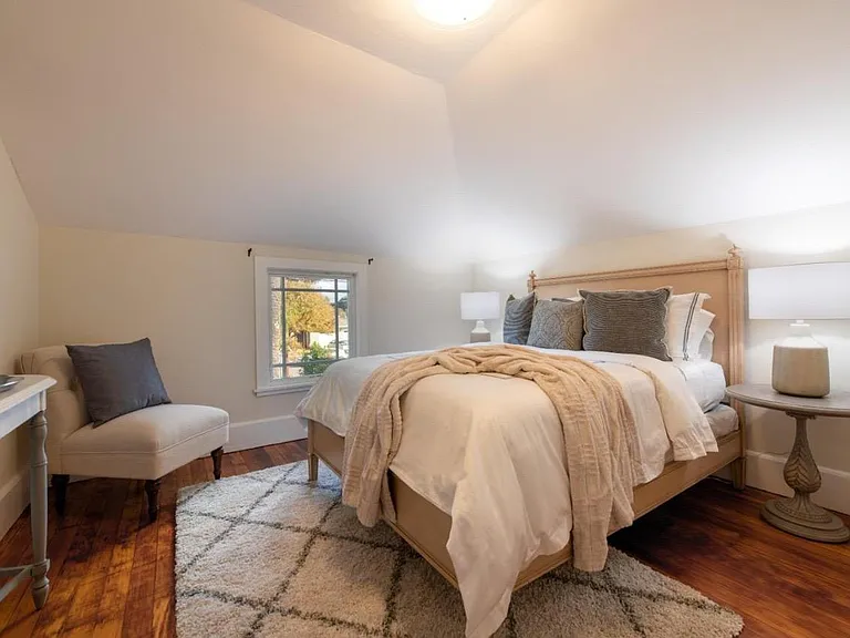 Upstair bedroom