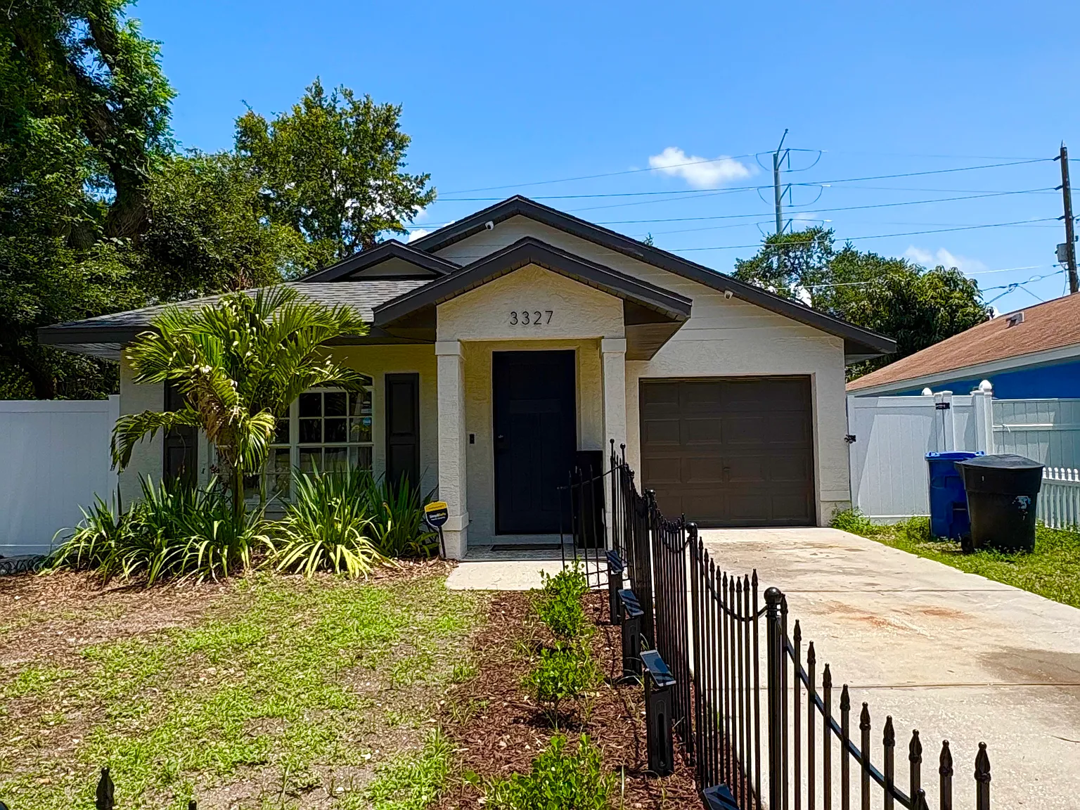 3 bed, 1251 sqft, $3,200 — Photo 2