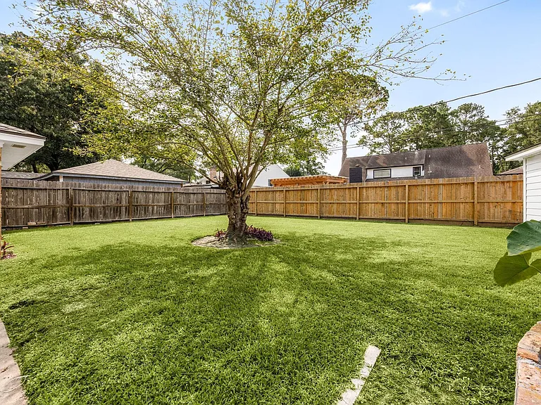 5923 Pebble Springs Dr — Photo 44