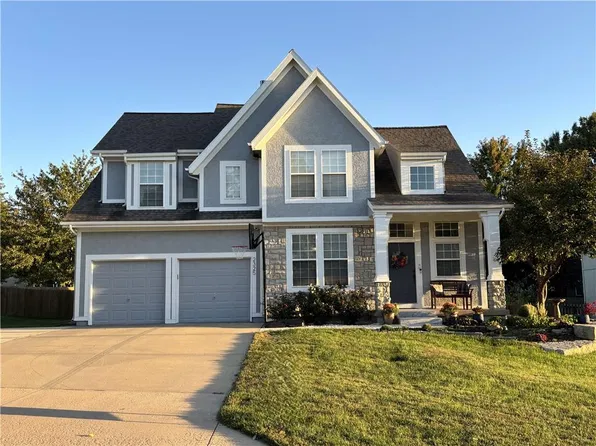 2325 W Piatt Ln, Olathe, KS 66061