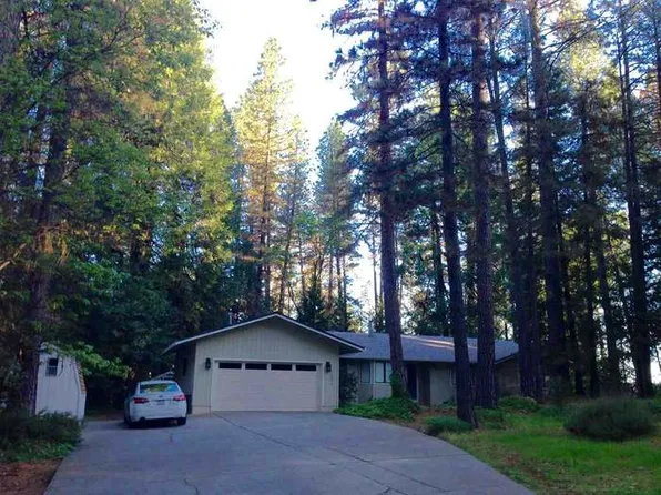 10856 Terrace Pines Ct, Grass Valley, CA 95945