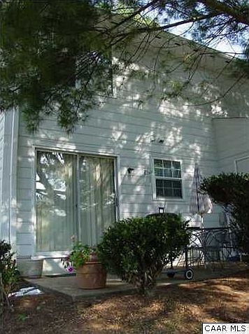 2nd image of 571 Rio Rd E #A