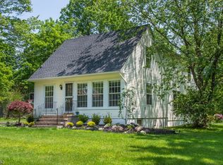 18 Cottage St, Basking Ridge, NJ 07920