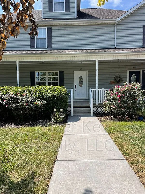 3 bed, 3.5 bath, 1820 sqft, $2,095 — Photo 1
