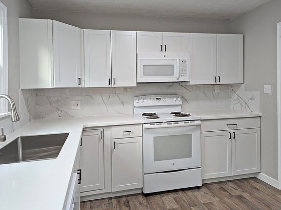 2nd image of 334 Daytona Ave