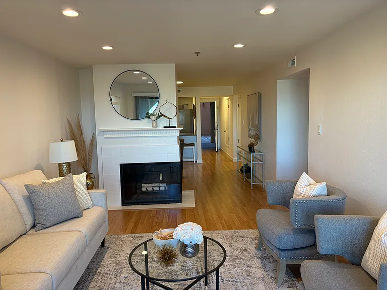 1 Laurel St #102 — Photo 17