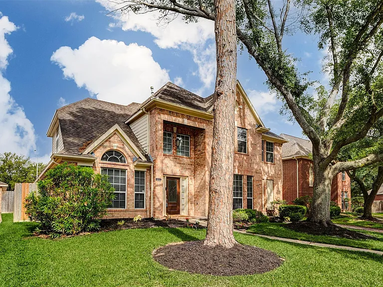 1606 Barrington Hills Ln — Photo 3