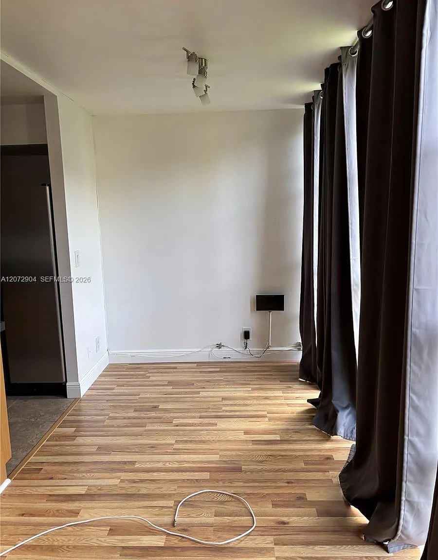 Desoto Park Condo — Photo 4
