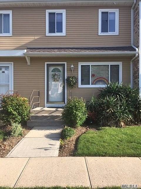 1st image of 67 Townhouse Dr