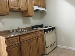 150 S 10th St #3, Newark, NJ