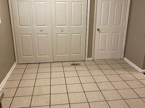 5th image of 528 Armentrout Ln