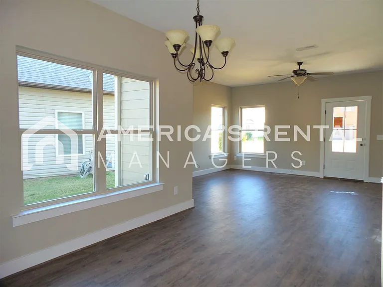 6451 Cheshire Cove Dr — Photo 7