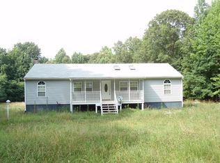 1014 Ampthill Rd, Cartersville, VA 23027