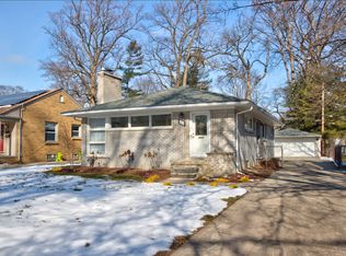 634 Orchard View Dr, Royal Oak, MI 48073