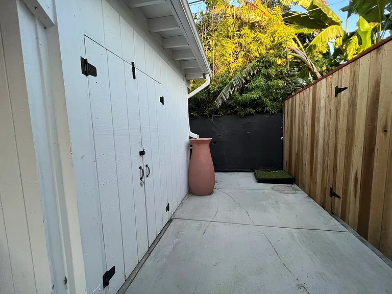 2832 S Rimpau Blvd — Photo 32