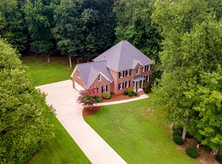 6801 Bugle Run Dr, Oak Ridge, NC 27310