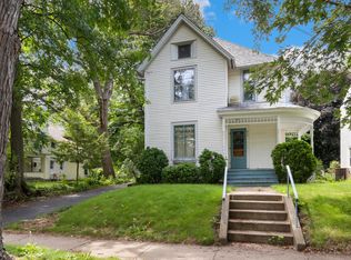 911 S Hennepin Ave, Dixon, IL 61021
