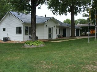 3318 Highway F48 W, Newton, IA 50208