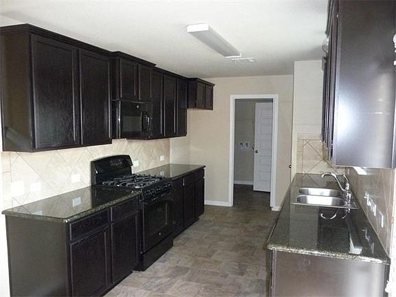 3rd image of 110 Hawkins Ct