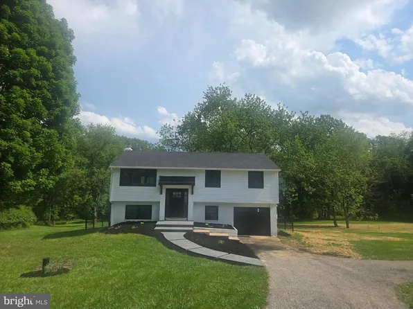 11 Prince Edward Dr, Coatesville, PA 19320