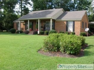 1904 Lakewood Ave, Lake Waccamaw, NC 28450