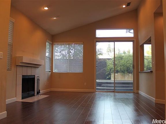 2nd image of 8219 Heritage Meadow Ln