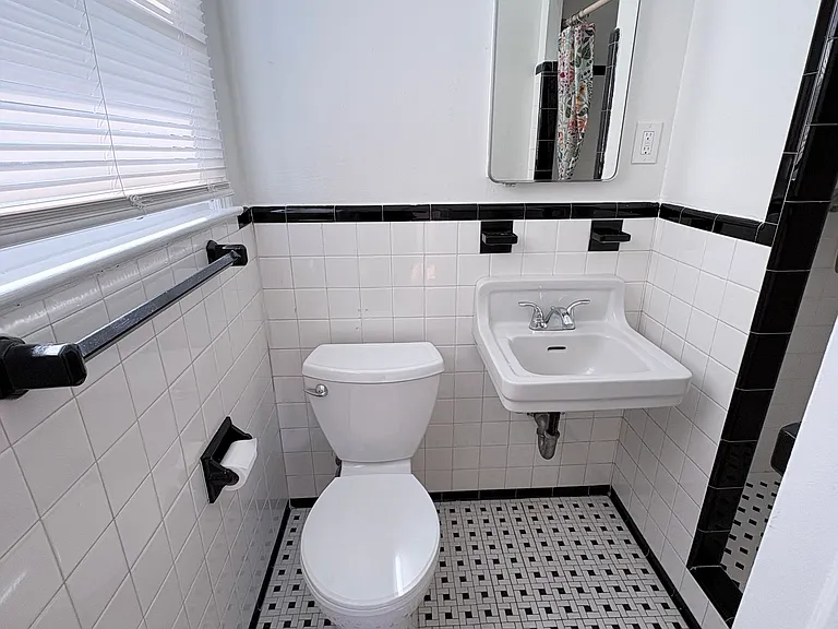 4325 Maple Ave — Photo 23