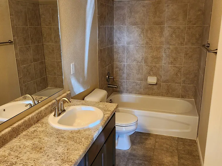 5608 Shamrock Hts — Photo 17
