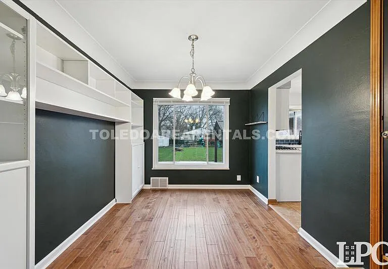 391 Perry Dr — Photo 7
