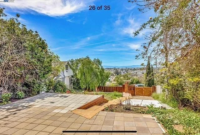 14662 Saturn Dr — Photo 4