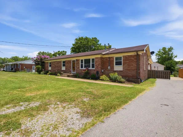 424 Sam Houston Dr, Lebanon, TN 37087