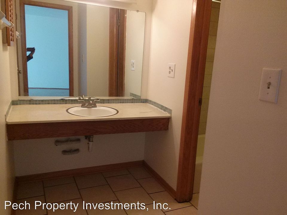 1st image of 3355 N Oakland Ave APT 202