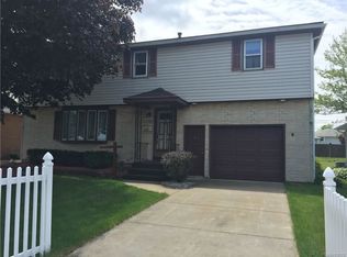 9 Balen Dr, Lackawanna, NY 14218