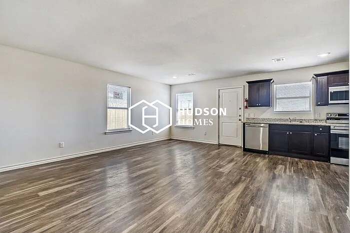 3 bed, 2.5 bath, 1231 sqft, $999 — Photo 4