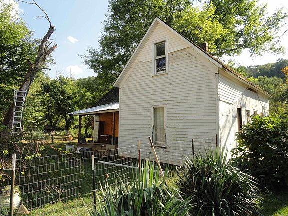 2nd image of 104 Limestone St