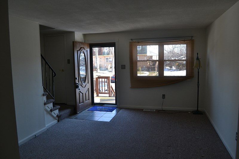 2nd image of 618 Kingston Rd