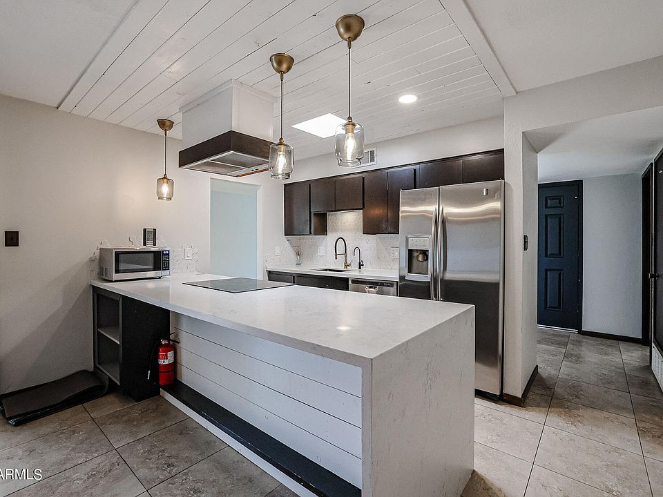 1st image of 241 Laguna Drive W