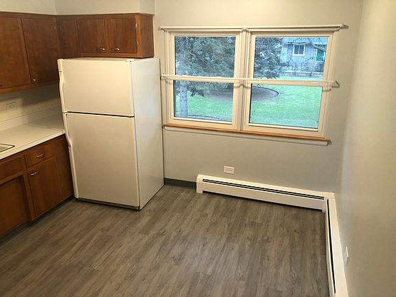 3rd image of 647 E South Broadway Ave APT 4