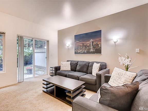 4th image of 18501 SE Newport Way Unit F129
