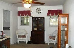 4th image of 303 Garber Ln