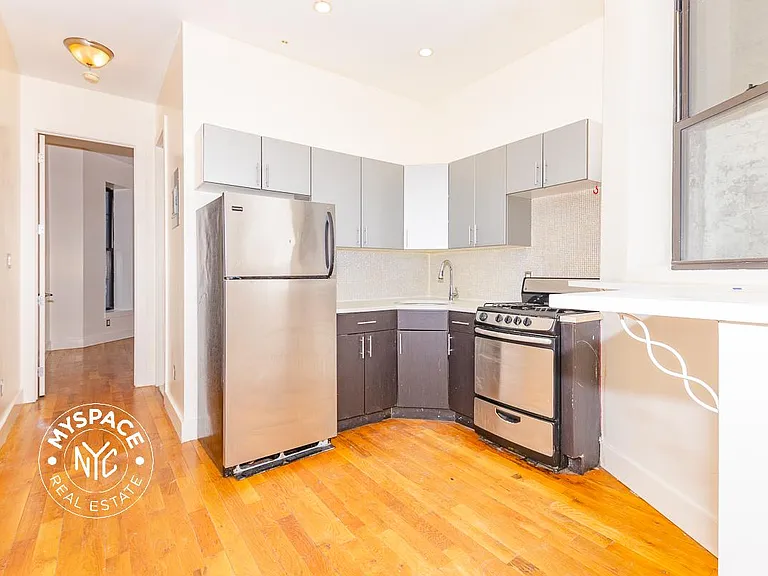 677 Quincy St #1L — Photo 1