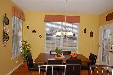 Kitchen eating area